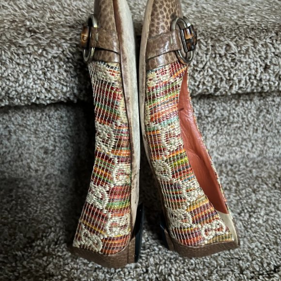 Gucci Women's Straw Raffia Style Woven Leather Trim Multicolor Flats. - Picture 13 of 15